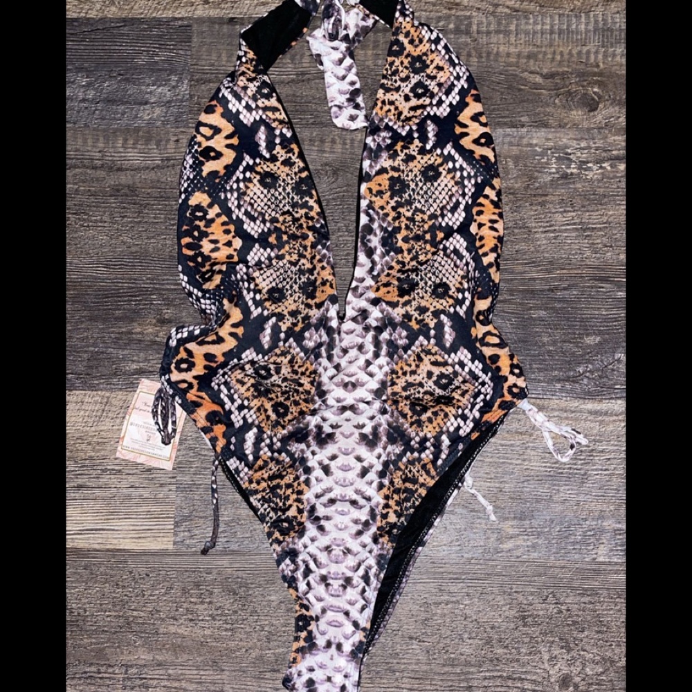 2Bdezired Snake print Monokini Size L